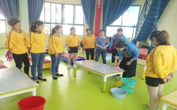 幼儿园保育员的自我鉴定7篇
