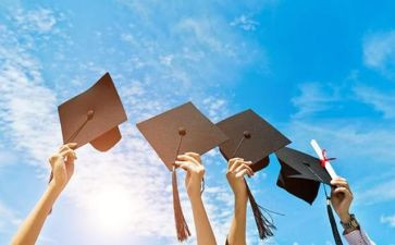 应届大学生自我鉴定7篇